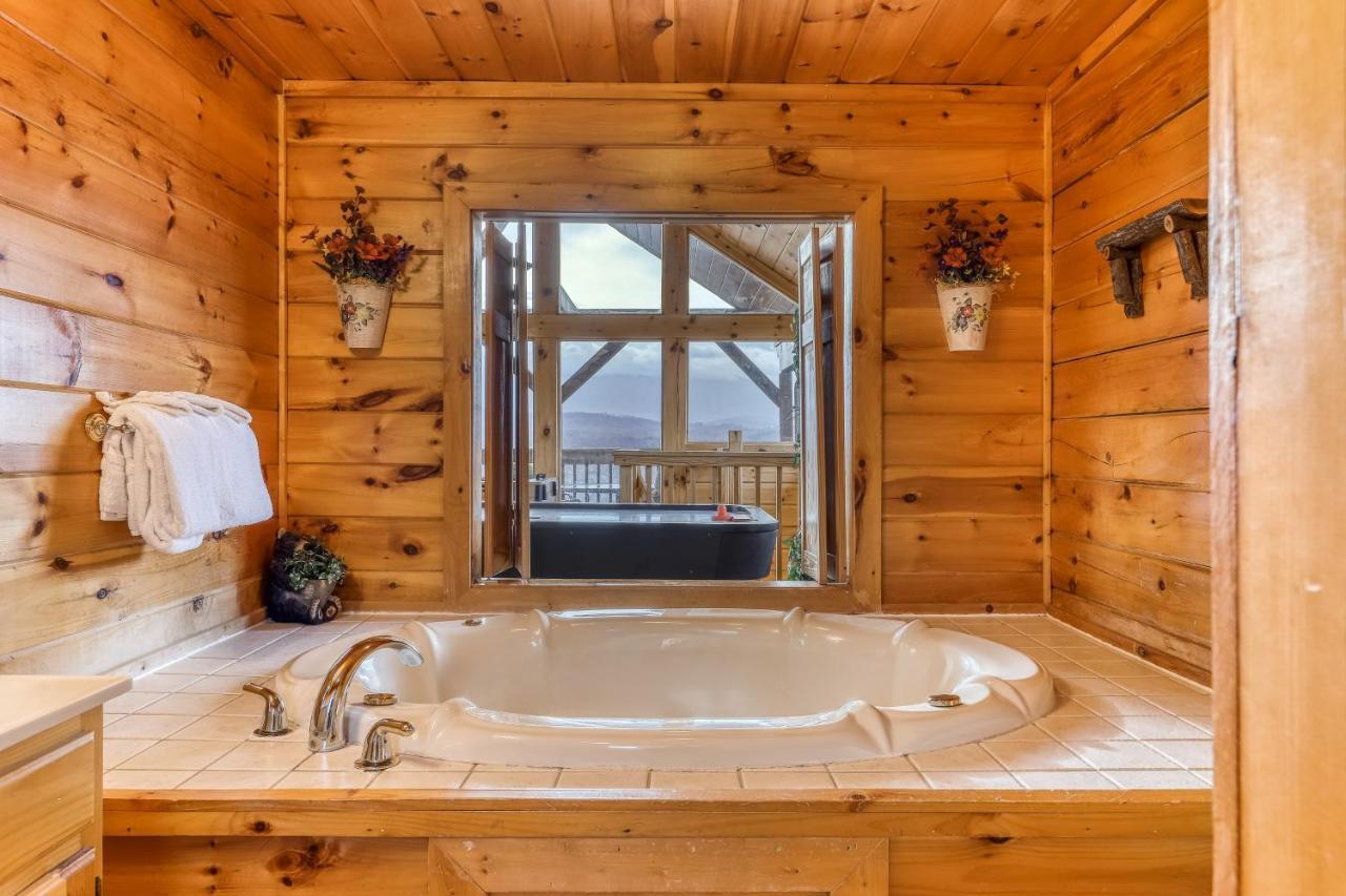 Amidst The Beauty Villa Pigeon Forge Exterior foto